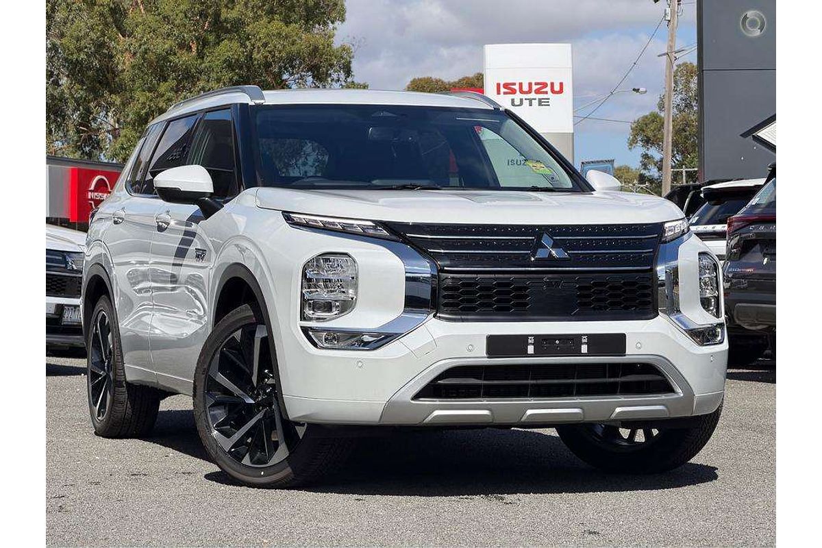 2025 Mitsubishi Outlander Exceed ZM