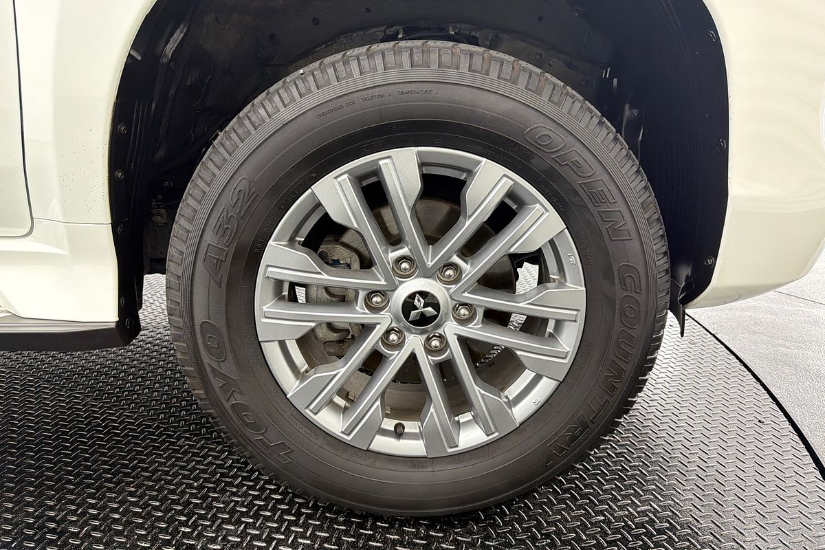 2022 Mitsubishi Pajero Sport GLX QF