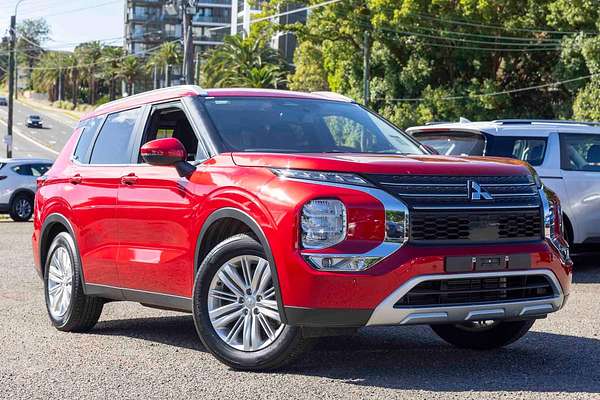 2024 Mitsubishi Outlander LS ZM