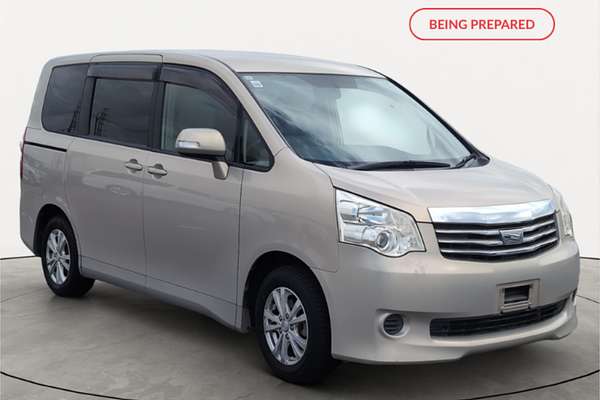 2012 Toyota Noah XL Selection Welcab ZZR70G