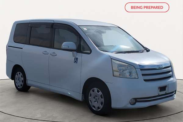 2010 Toyota Noah Welcab