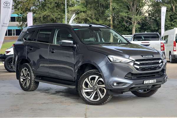 2022 Isuzu MU-X LS-T