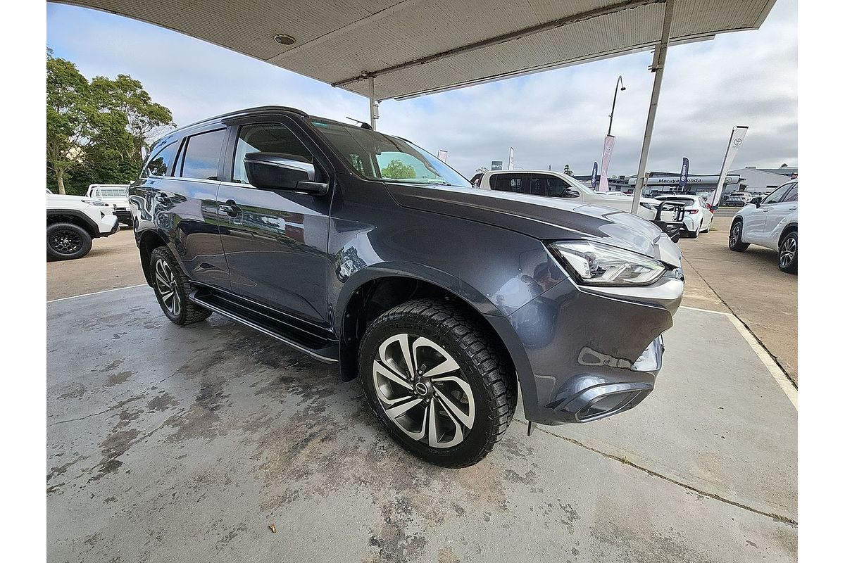 2022 Isuzu MU-X LS-T