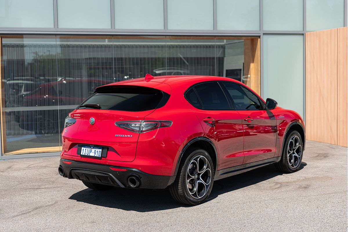 2023 Alfa Romeo Stelvio Veloce Series 4