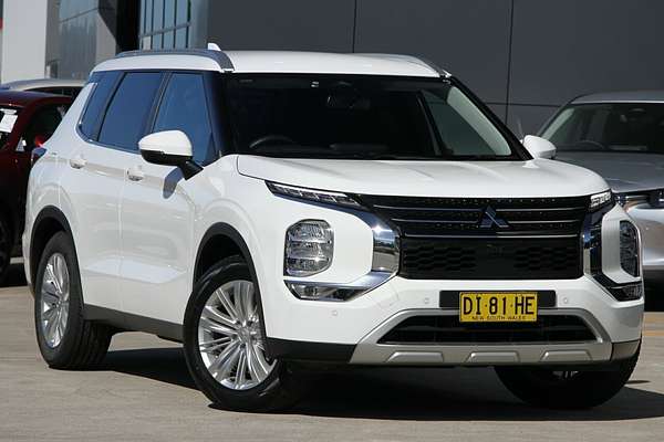 2023 Mitsubishi Outlander LS ZM