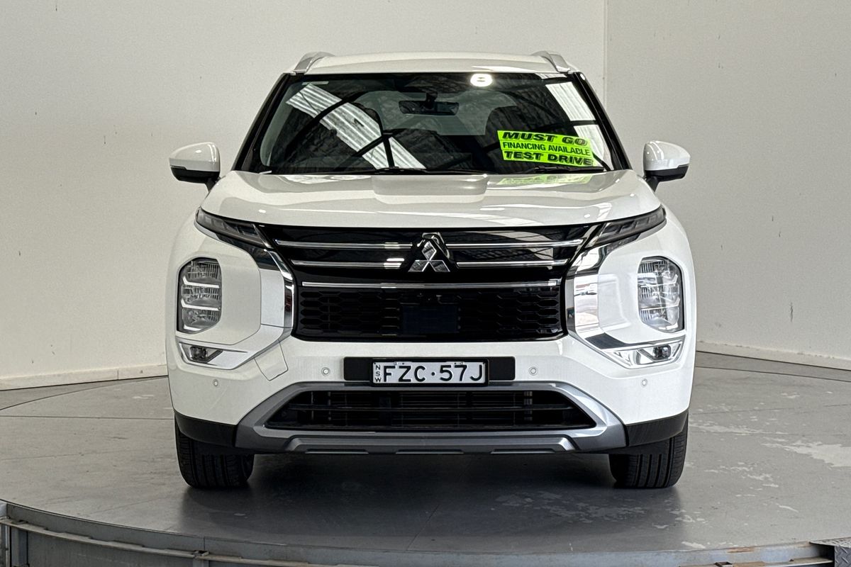 2025 Mitsubishi Outlander LS ZM