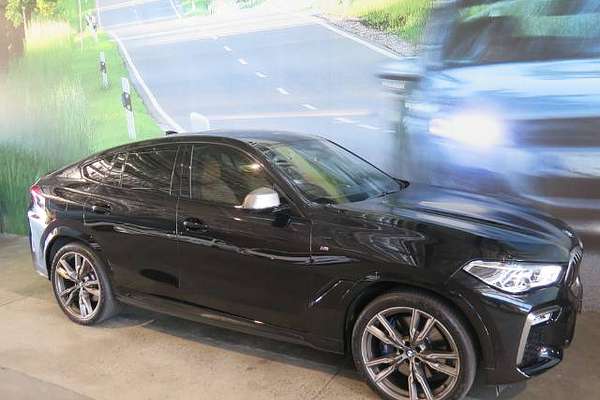 2021 BMW X6 M50i G06