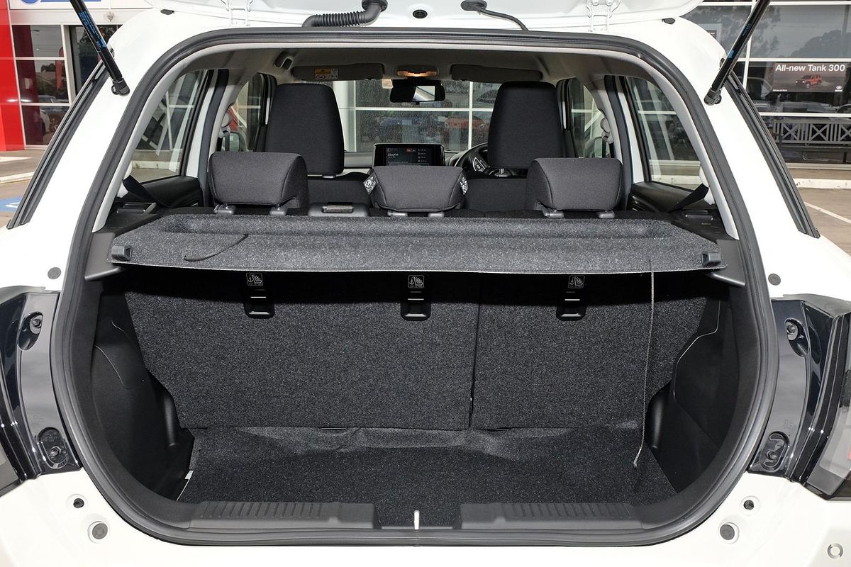 2025 Suzuki Swift Hybrid UZ