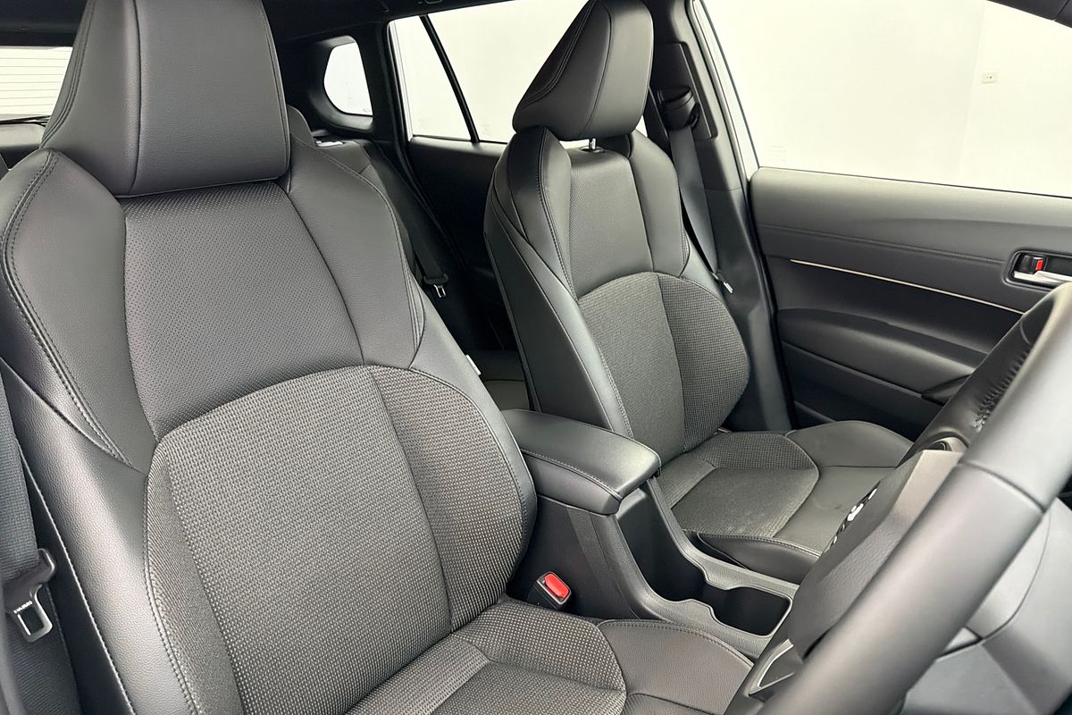 2025 Toyota Corolla Cross Atmos MXGH15R