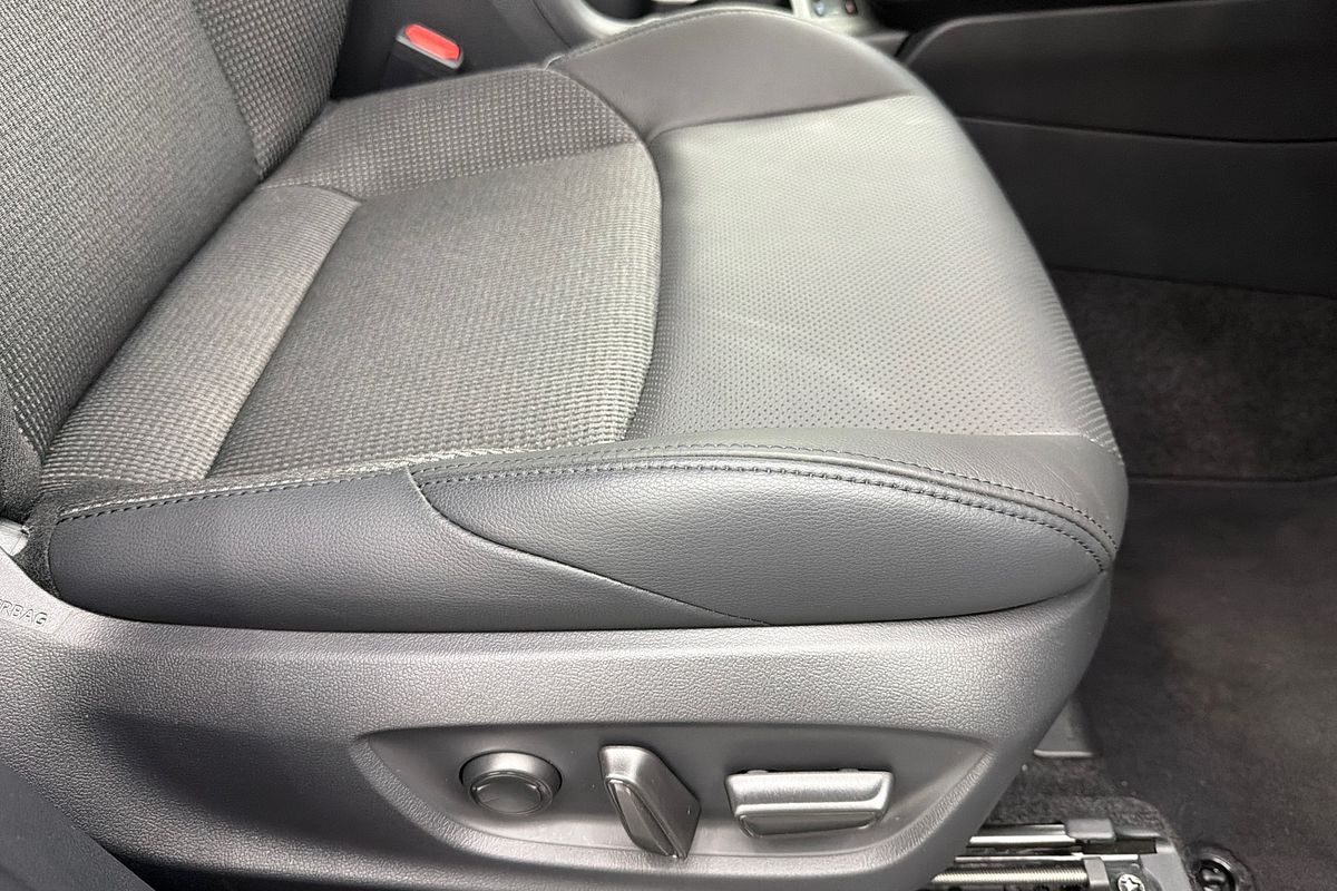 2025 Toyota Corolla Cross Atmos MXGH15R