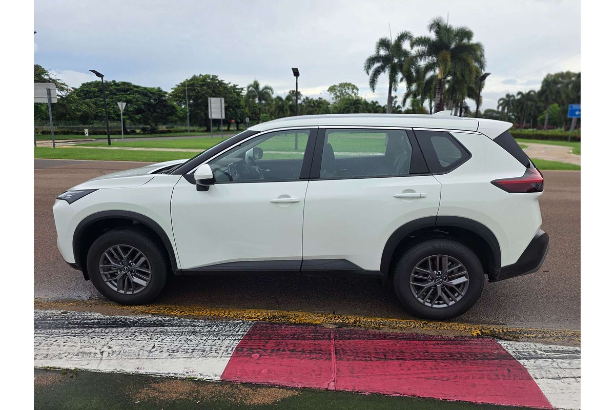 2025 Nissan X-TRAIL ST T33