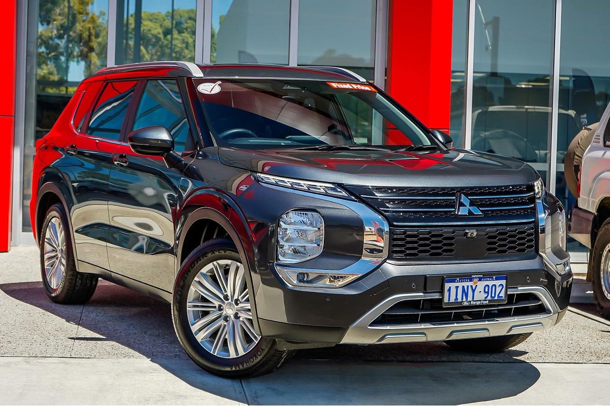 2024 Mitsubishi Outlander LS ZM