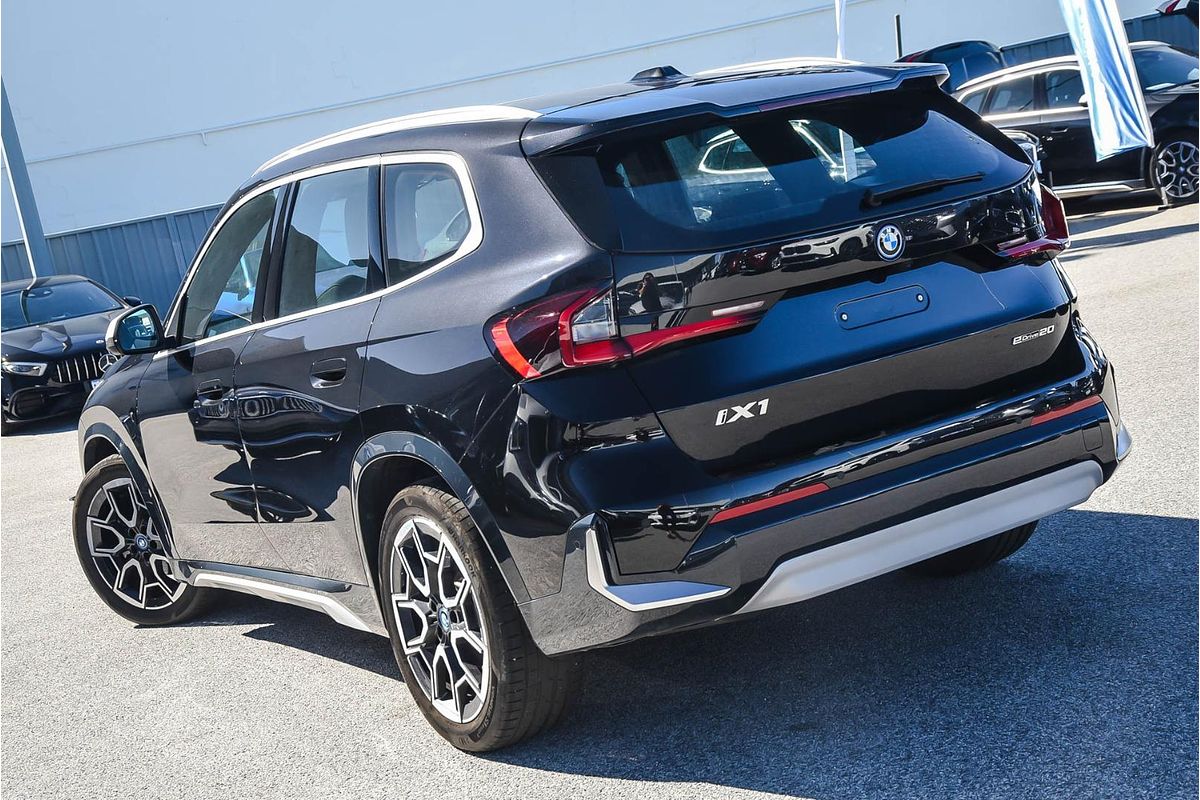 2025 BMW iX1 eDrive20 xLine U11