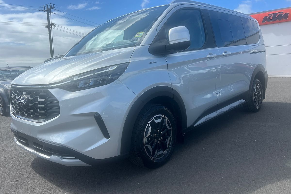 2025 Ford Tourneo Active AV SWB