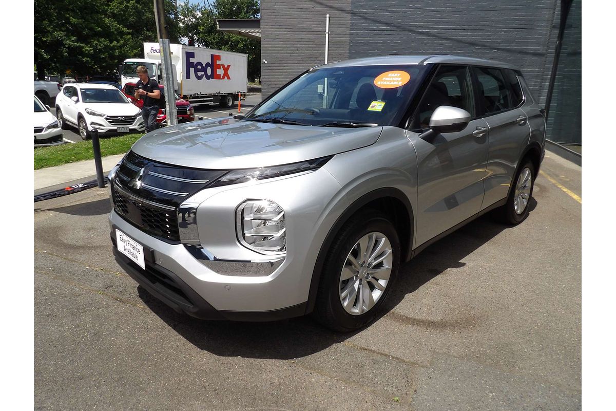 2025 Mitsubishi Outlander ES ZM