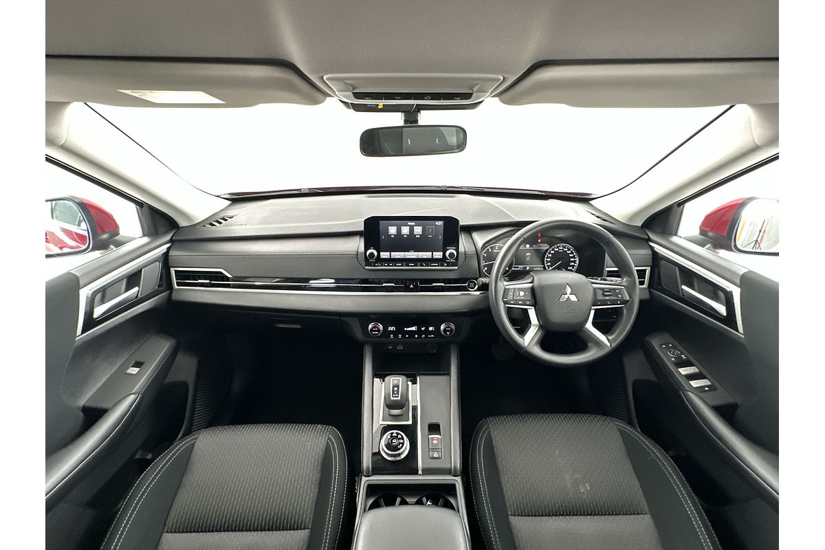 2023 Mitsubishi Outlander ES ZM