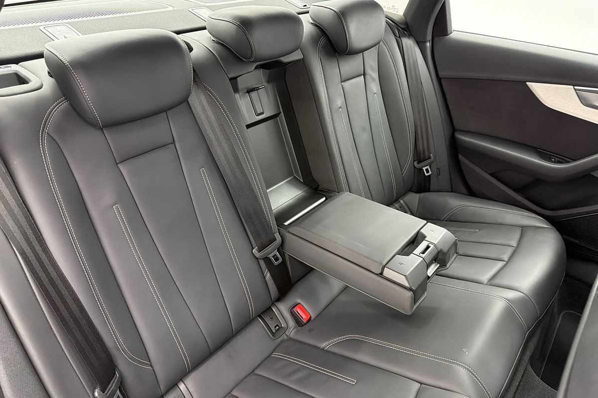 2021 Audi A4 45 TFSI S line B9