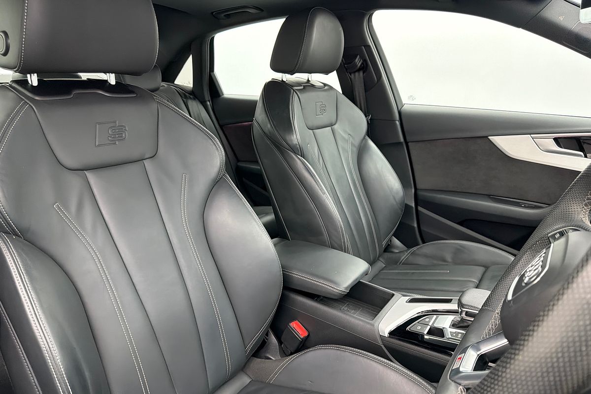 2021 Audi A4 45 TFSI S line B9