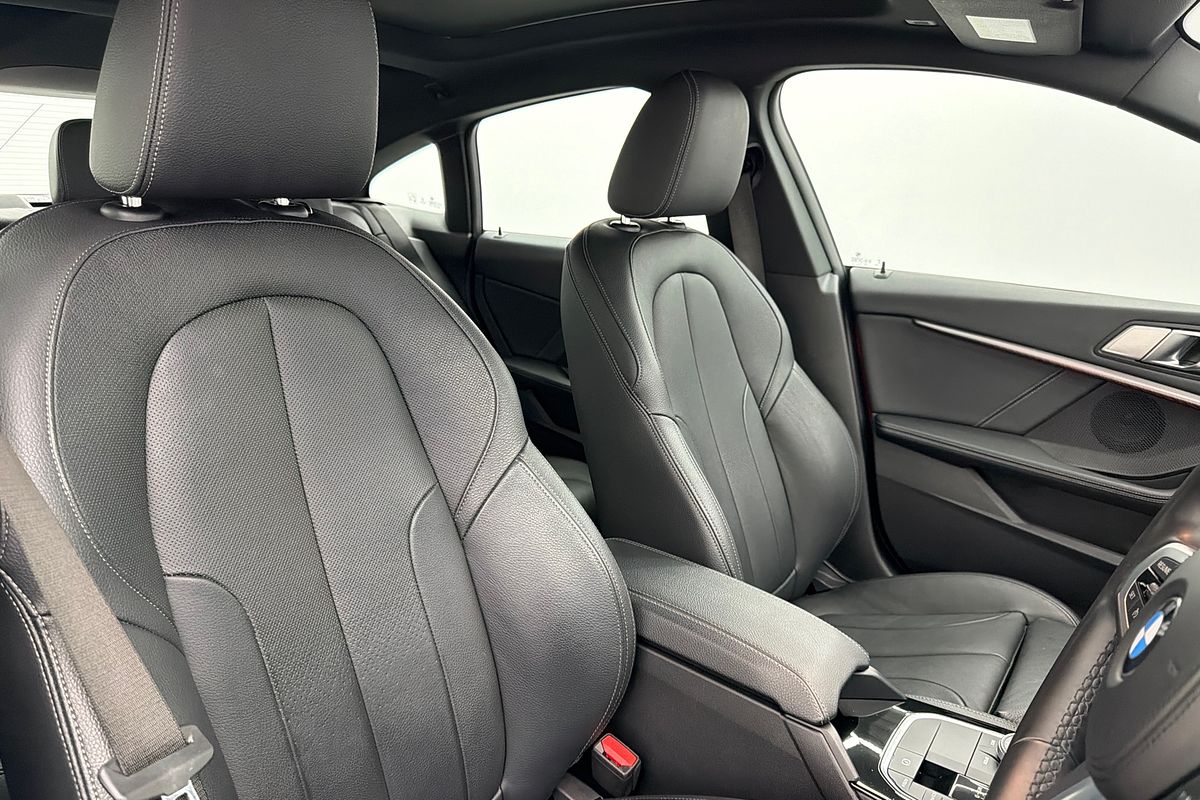 2022 BMW 2 Series 220i M Sport F44