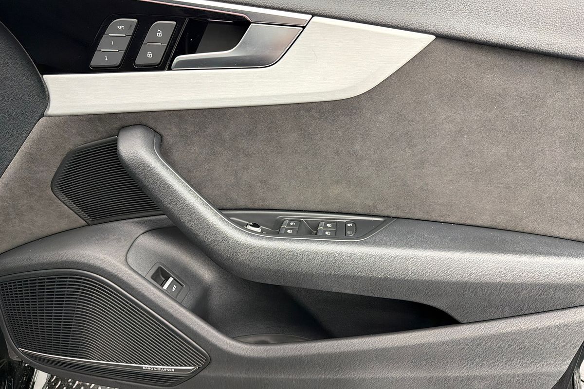 2021 Audi A4 45 TFSI S line B9