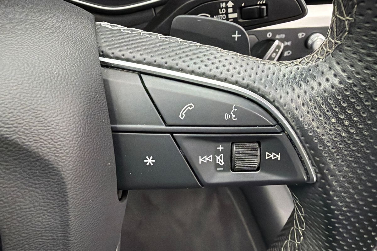 2021 Audi A4 45 TFSI S line B9