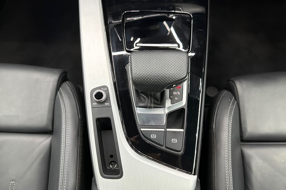 2021 Audi A4 45 TFSI S line B9