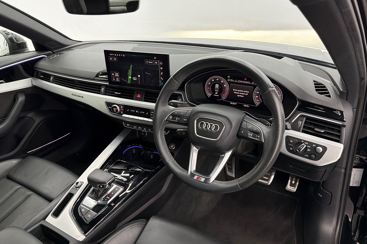 2021 Audi A4 45 TFSI S line B9