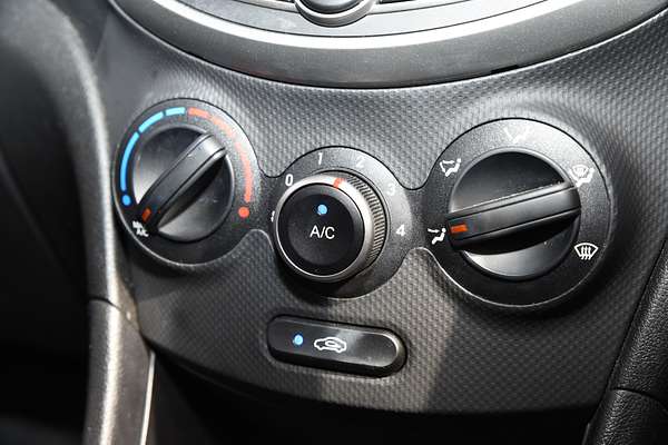 2019 Hyundai Accent Sport RB6 thumb-11