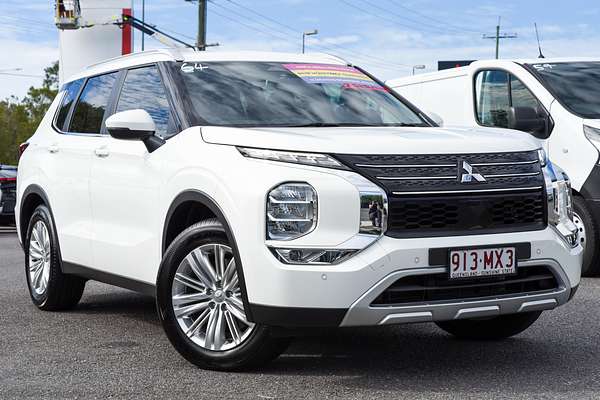 2024 Mitsubishi Outlander LS ZM thumb-0