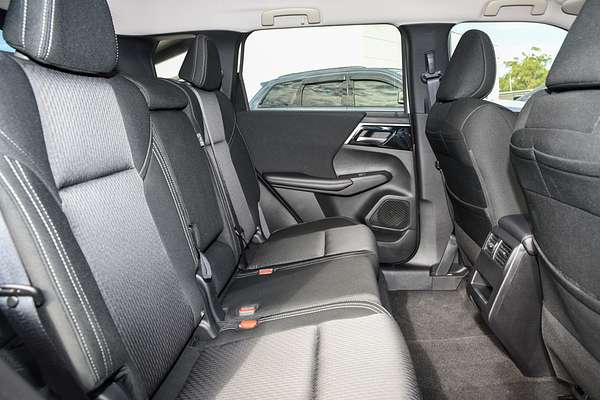 2024 Mitsubishi Outlander LS ZM thumb-8