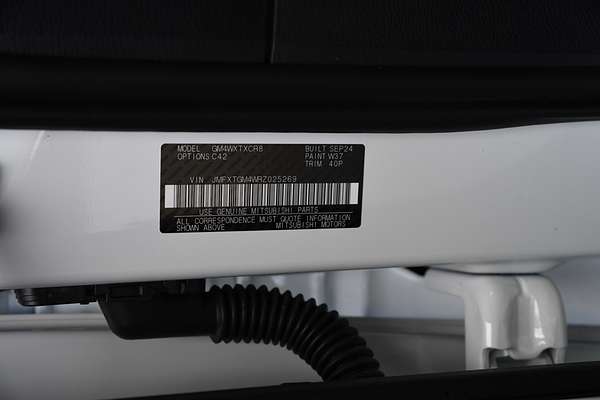 2024 Mitsubishi Outlander LS ZM thumb-20