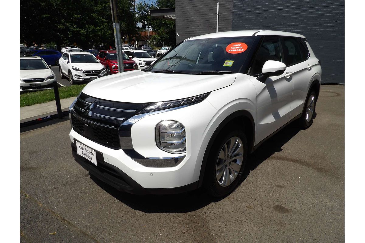 2025 Mitsubishi Outlander ES ZM