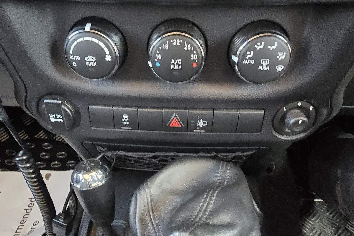 2015 Jeep Wrangler SPORT (4x4) JK MY15