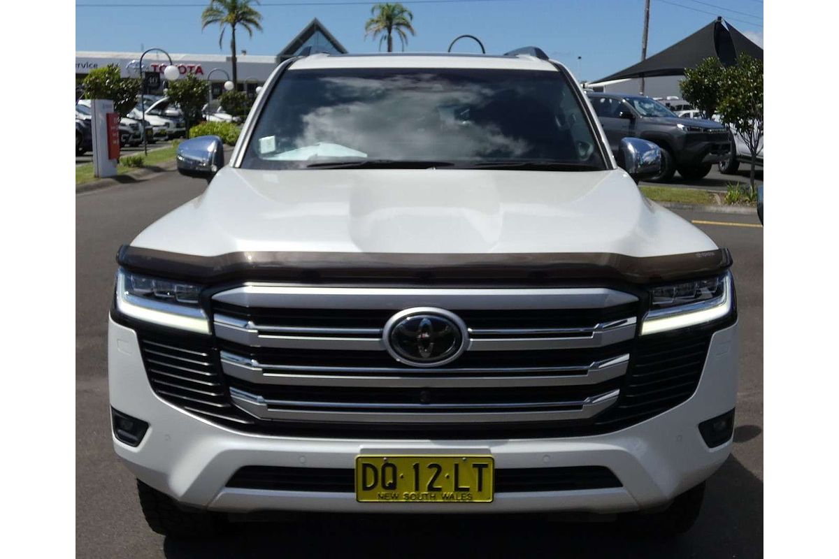 2023 Toyota Landcruiser Sahara FJA300R