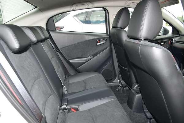 2025 Mazda 2 G15 GT DL Series thumb-8