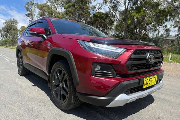 2025 Toyota RAV4 Edge AXAH54R