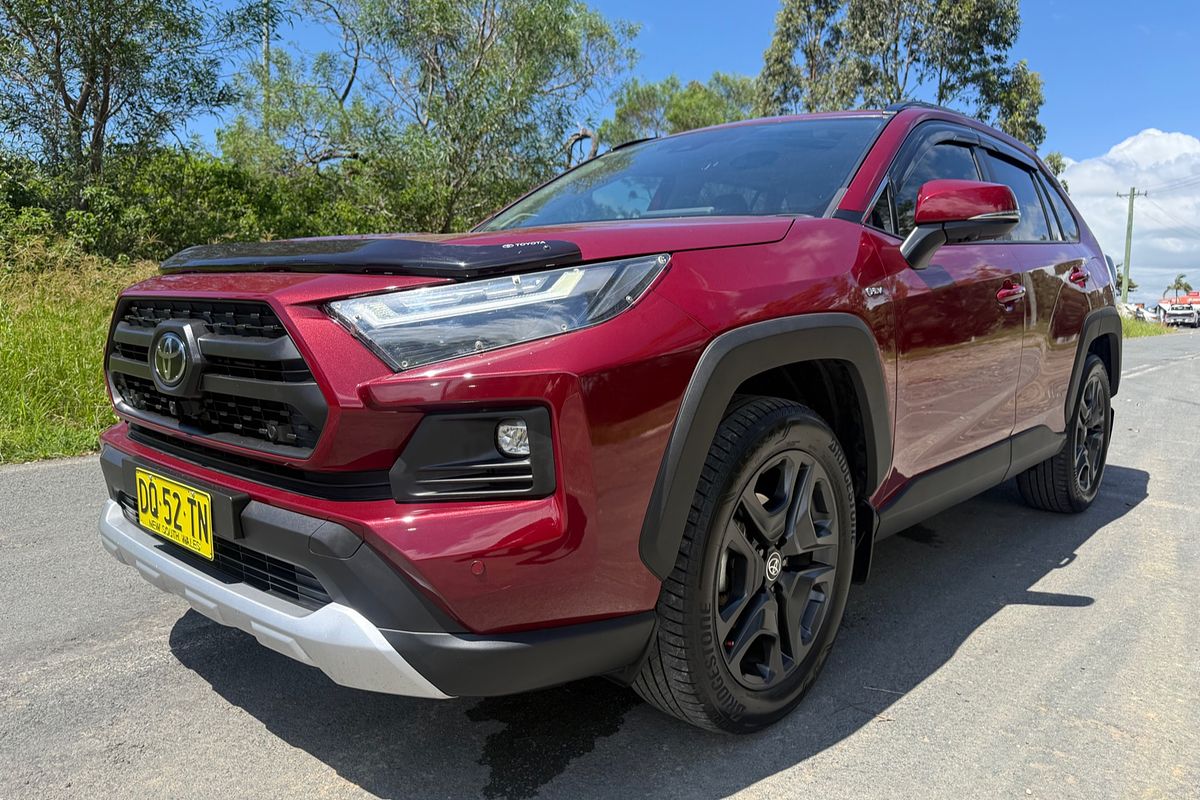 2025 Toyota RAV4 Edge AXAH54R