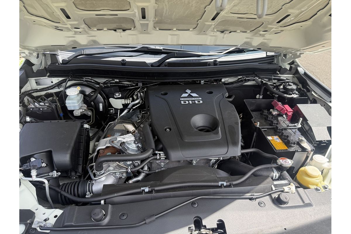 2022 Mitsubishi Triton GLX MR 4X4