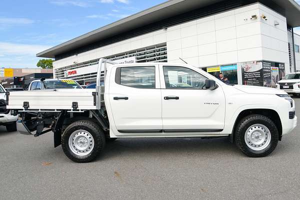 2025 Mitsubishi Triton GLX MV 4X4 thumb-4
