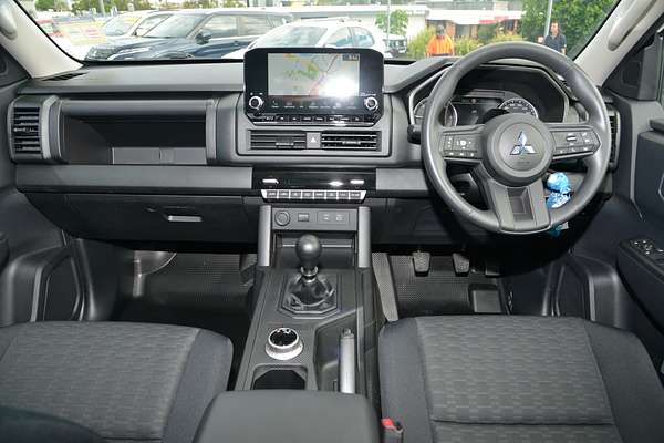 2025 Mitsubishi Triton GLX MV 4X4 thumb-16