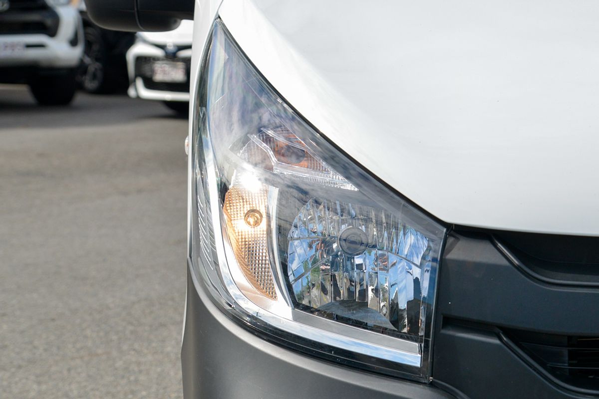 2022 Mitsubishi Express GLX SN SWB