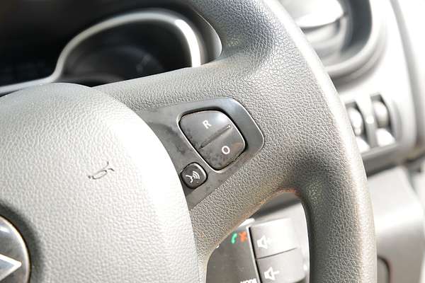 2022 Mitsubishi Express GLX SN SWB thumb-12