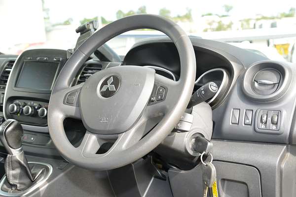 2022 Mitsubishi Express GLX SN SWB thumb-15