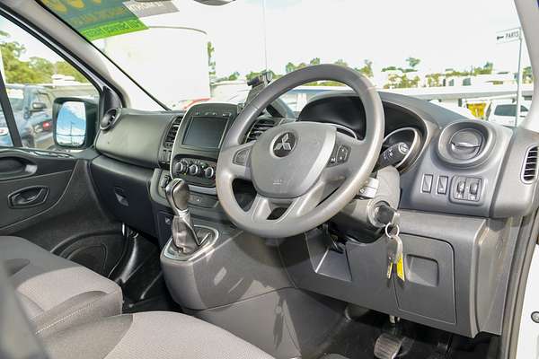 2022 Mitsubishi Express GLX SN SWB thumb-14