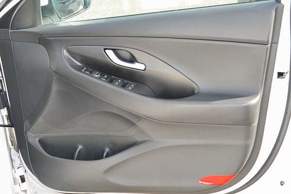 2020 Hyundai i30 Active PD2 thumb-15