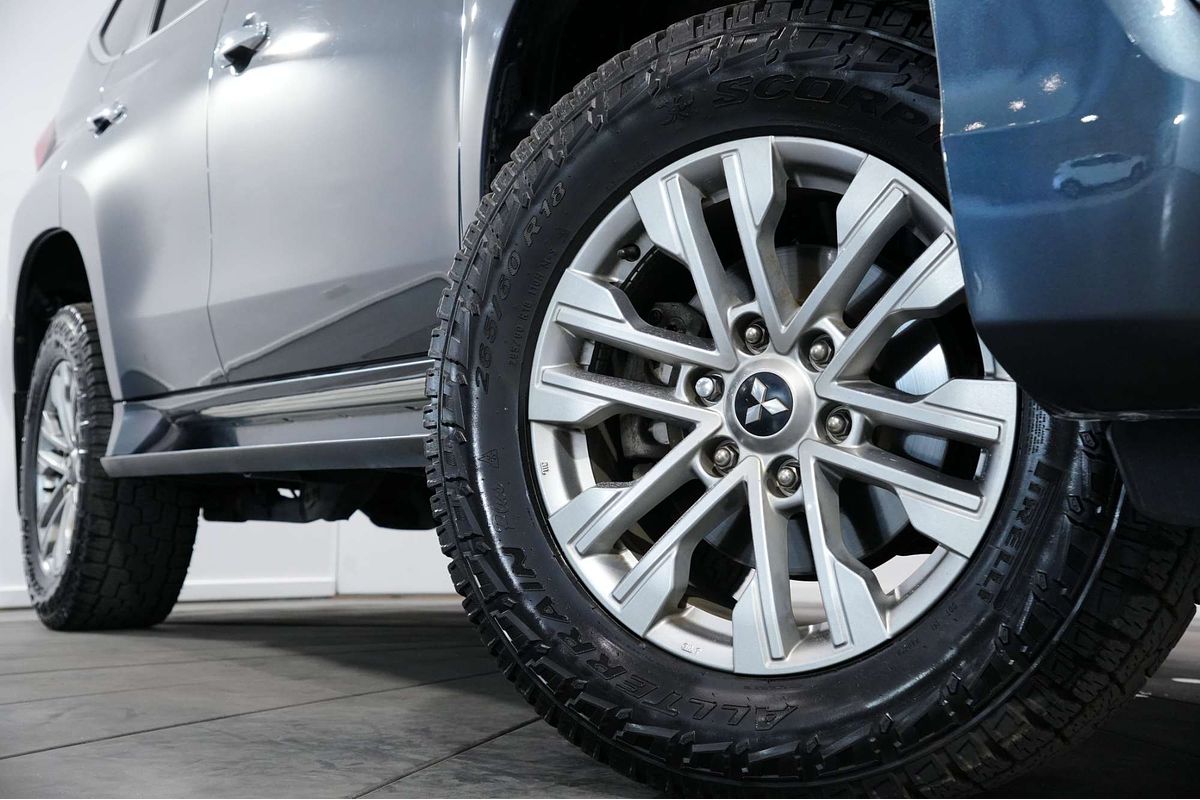 2022 Mitsubishi Pajero Sport GLX QF