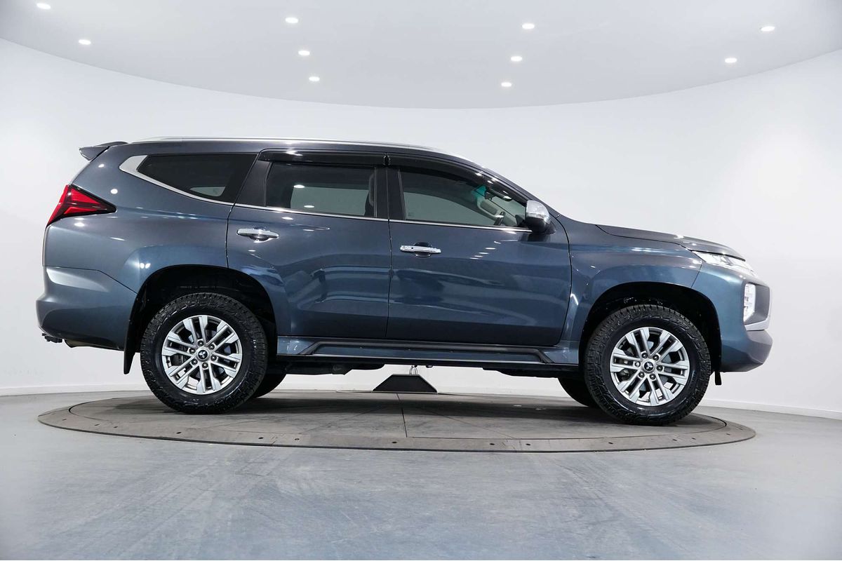 2022 Mitsubishi Pajero Sport GLX QF