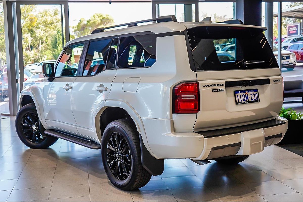 2024 Toyota Landcruiser Prado