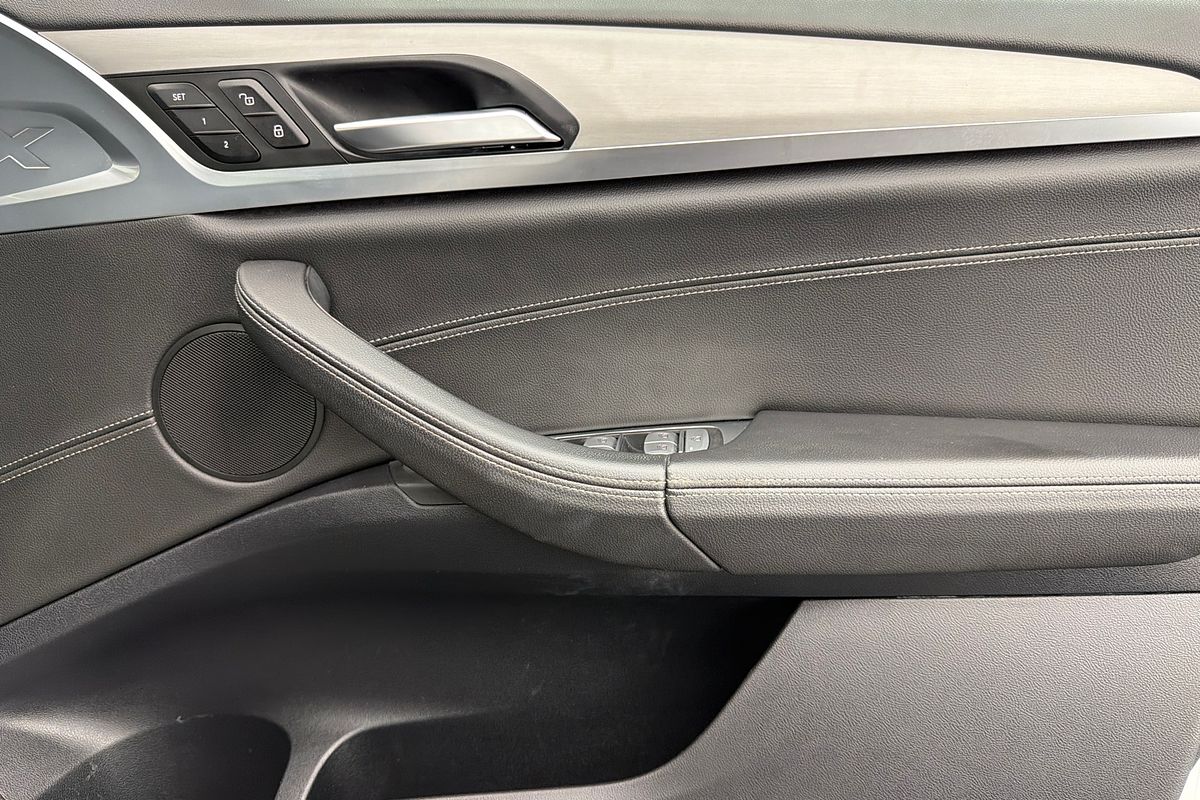 2017 BMW X3 xDrive30i G01