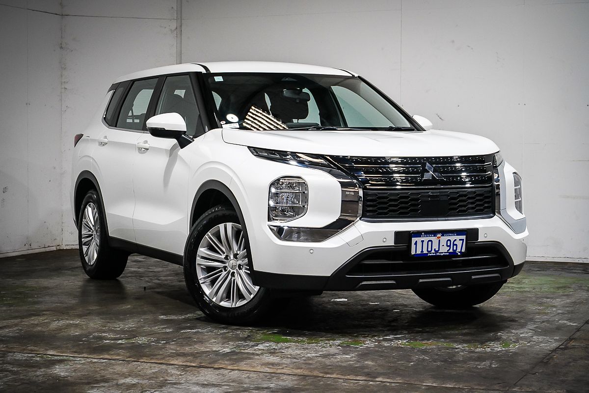 2025 Mitsubishi Outlander ES ZM